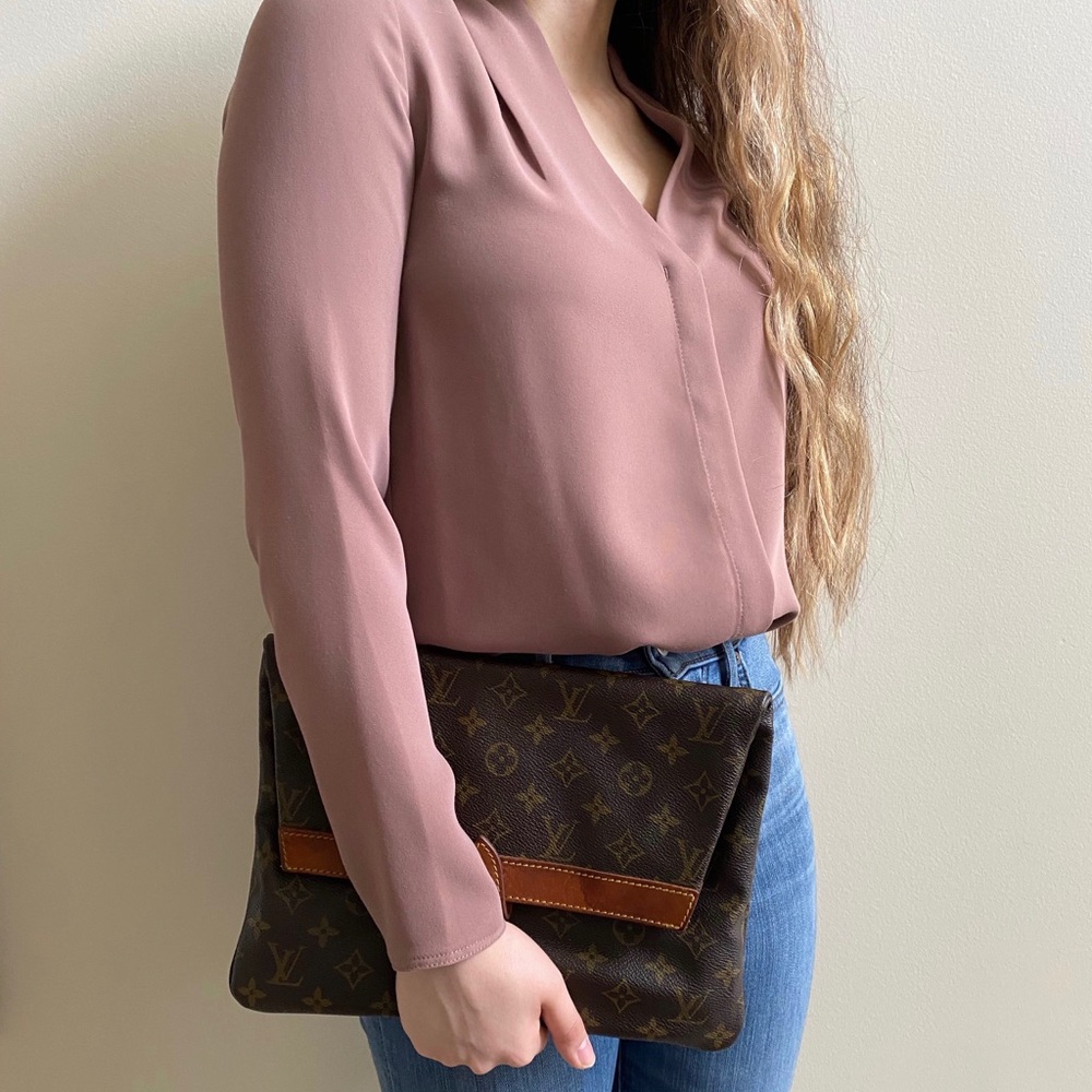 SOLD✨ Louis Vuitton Monogram Envelope Clutch - Picture 1 of 9